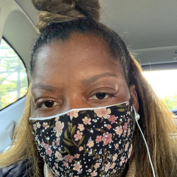 Meet your Posher, Jealain - Picture 1 of 1